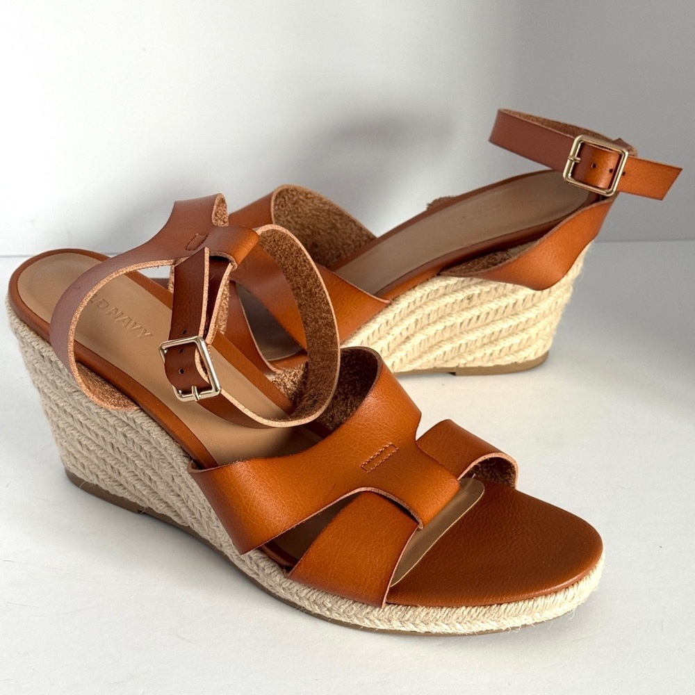 Old Navy Women’s Cognac Wedge Sandals with Ankle Strap Size 11